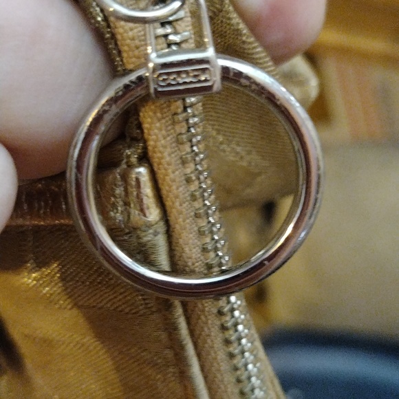 Metallic Gold Coach Poppy bag - Picture 5 of 10